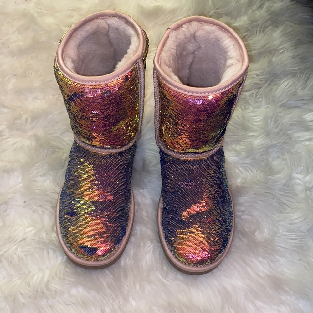 Flip Sequin Uggs